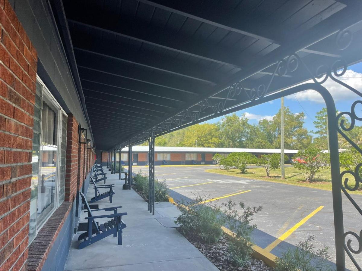 Bluegem Motel High Springs Bagian luar foto