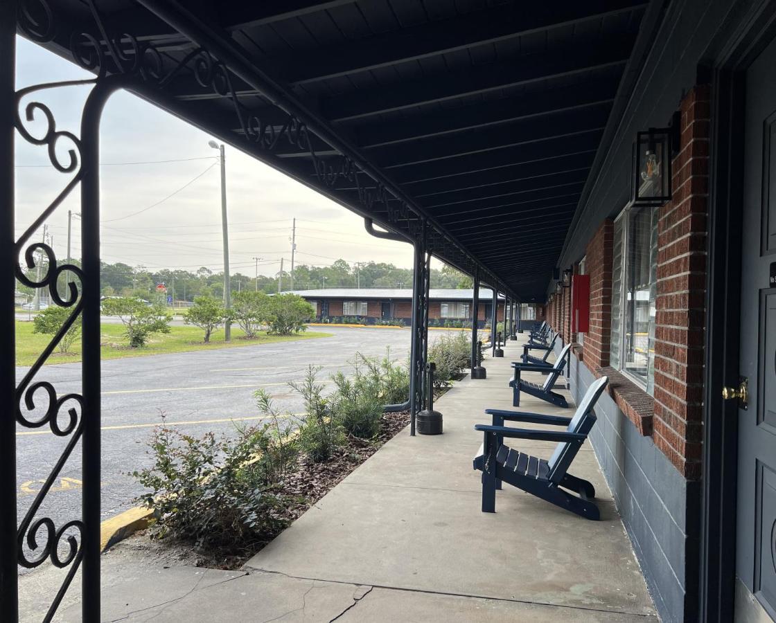 Bluegem Motel High Springs Bagian luar foto