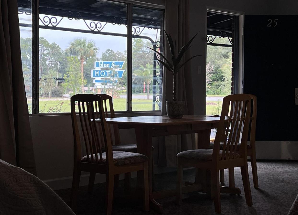 Bluegem Motel High Springs Bagian luar foto