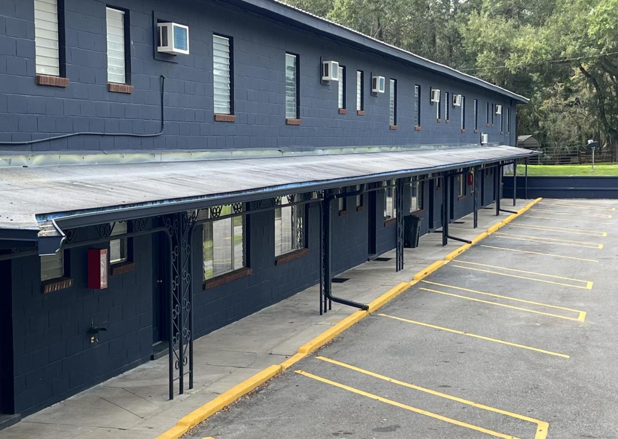 Bluegem Motel High Springs Bagian luar foto