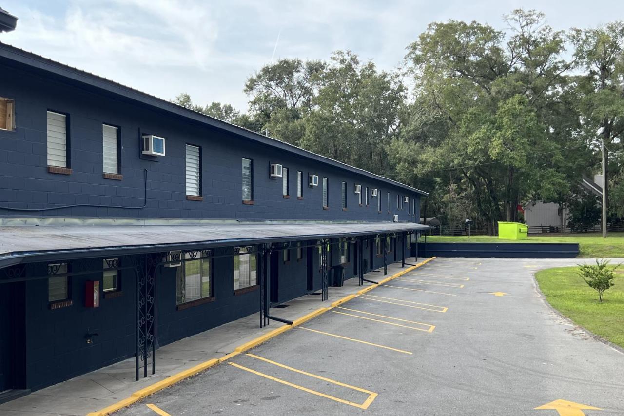 Bluegem Motel High Springs Bagian luar foto